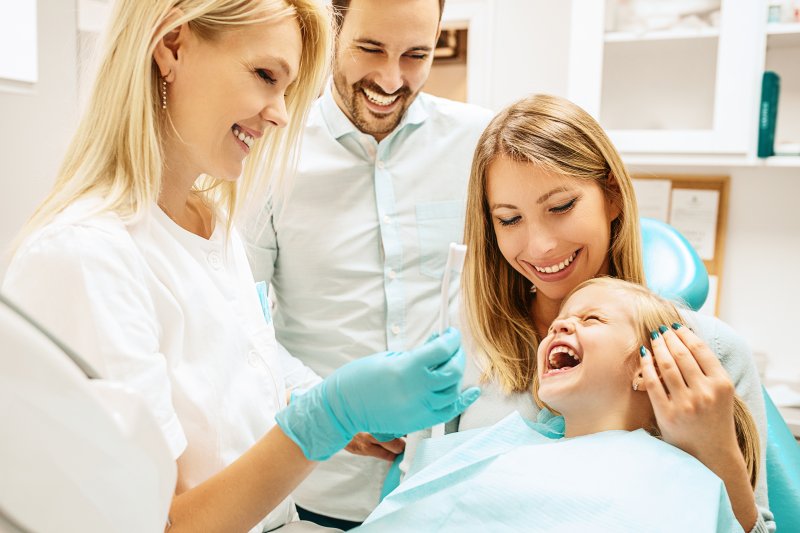 Benefits of Visiting a Family Dentist l Family Dentist in Centerville l DP  Smile Center